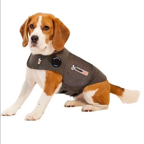 NWT. Thunder shirt/vest for dogs. Size M.